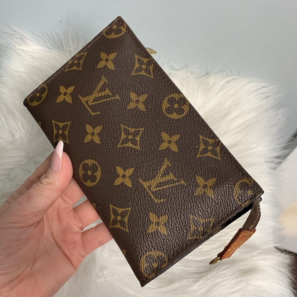 1997 authentic Louis Vuitton Toiletry 17 Pouch with free insert